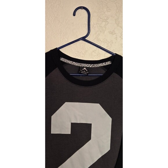 Men's Jordan #23, 3/4 length shirt in excellent condition size  L - Picture 1 of 6